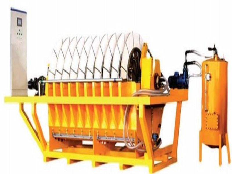 Disc vacuum filter